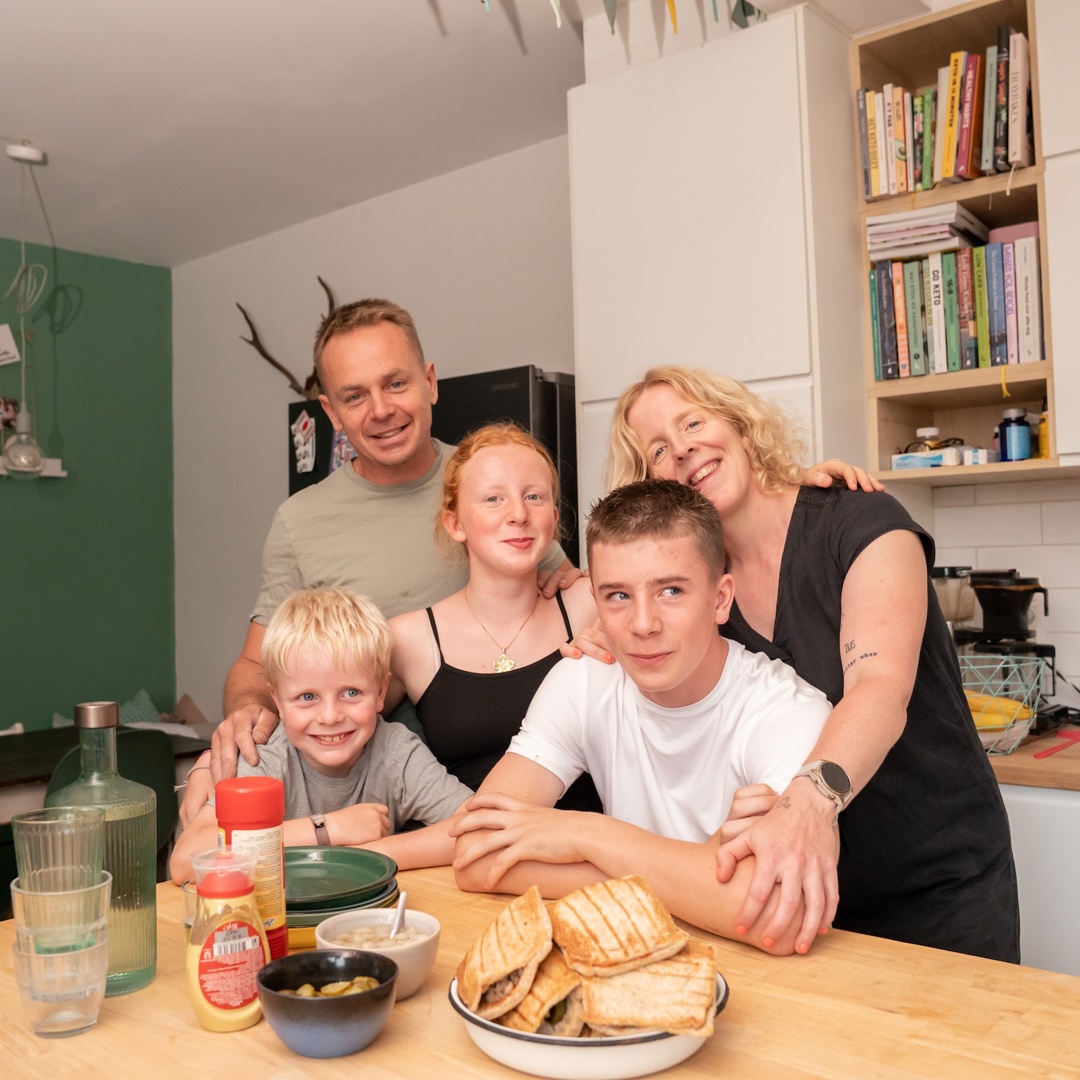 Lobke en haar gezin met drie kinderen zoeken slimme manieren om te sparen