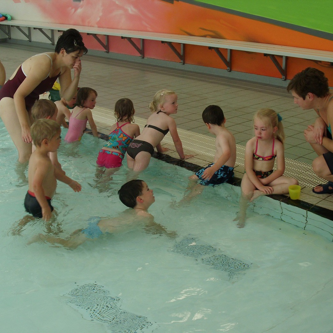 Watergewenning voor baby, peuter en kleuter/kleuterzwemmen