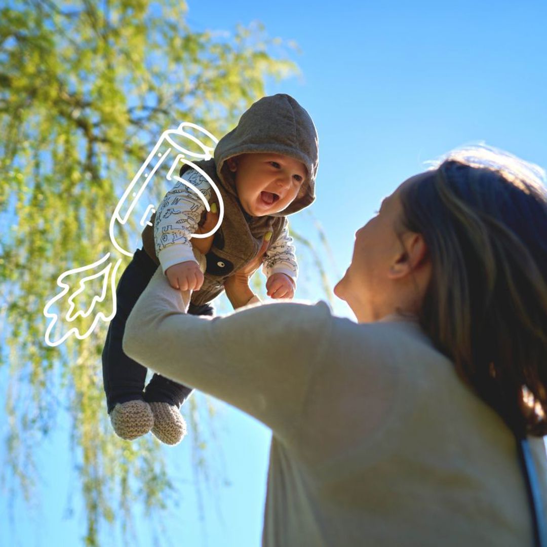 Gezinsbond jonge ouder met baby